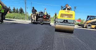 Best Asphalt Driveway Installation  in Red Wing, MN